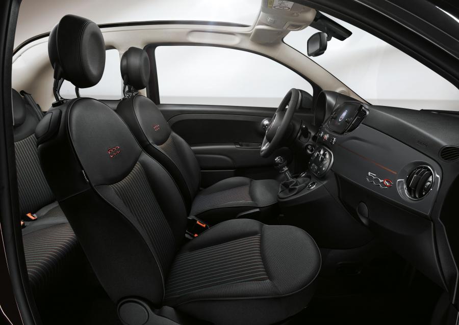 Интерьер Fiat 500C Collezione by L’Uomo Vogue (312) 2018 года  (фото 9 из 45)